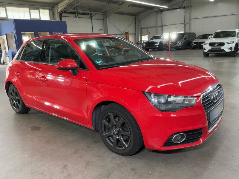 Audi A1 Sportback 1.6 TDI Ambition — zdjęcie 8