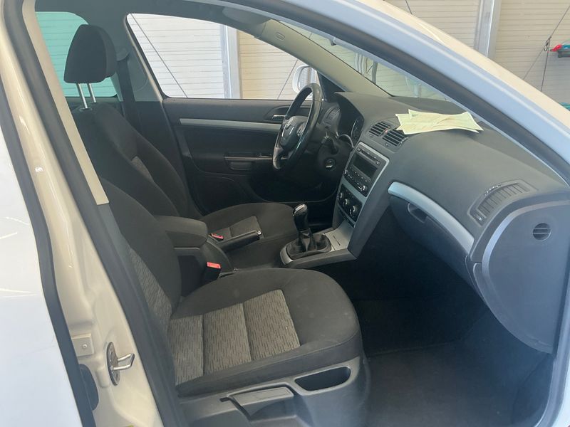 Skoda Octavia 1.4 TSI Ambition — zdjęcie 3