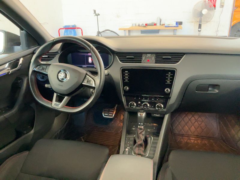 Skoda Octavia 2.0 TSI RS 245 — zdjęcie 12