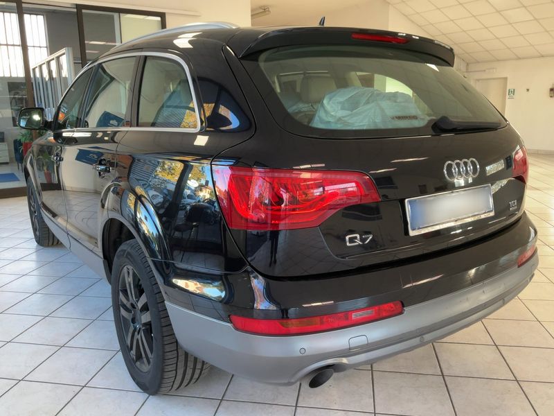 Audi Q7 3.0 V6 TDI quattro — zdjęcie 3