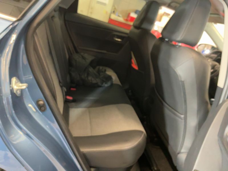 Toyota Auris Touring Sports 1.8 Hybrid Executive — zdjęcie 14