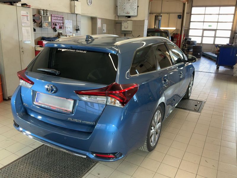 Toyota Auris Touring Sports 1.8 Hybrid Executive — zdjęcie 6