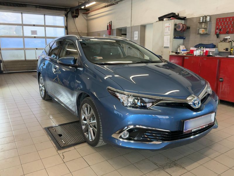 Toyota Auris Touring Sports 1.8 Hybrid Executive — zdjęcie 8