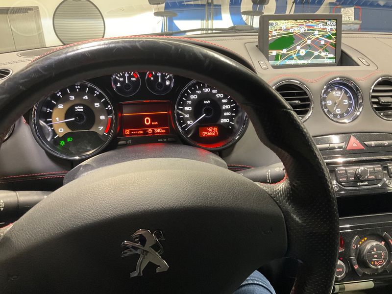 Peugeot RCZ 1.6 THP GT-Line — zdjęcie 13