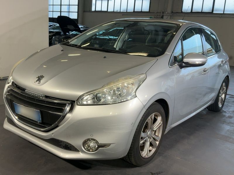 Peugeot 208 1.2 e-VTi Allure — zdjęcie 1