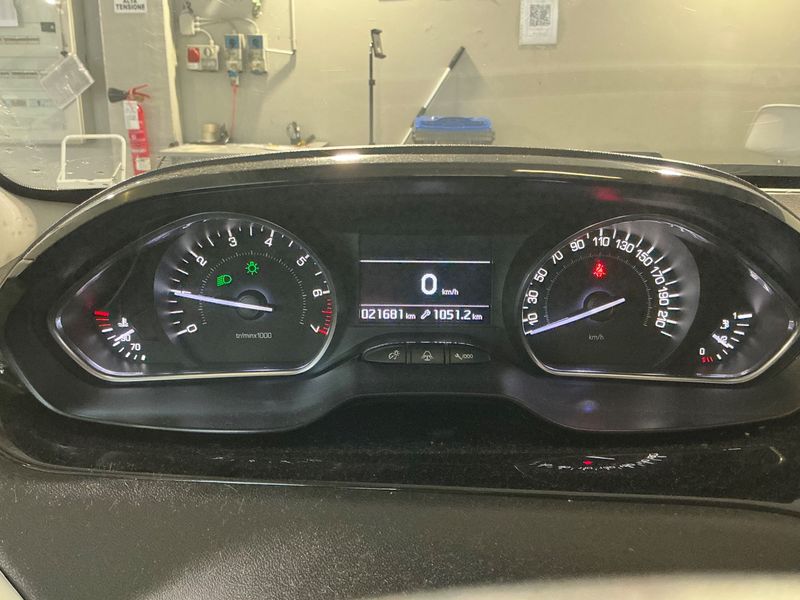 Peugeot 208 1.2 e-VTi Allure — zdjęcie 13