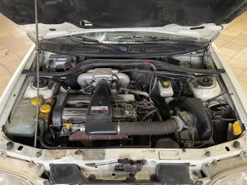 Ford Escort 1.6 CLX — zdjęcie 15