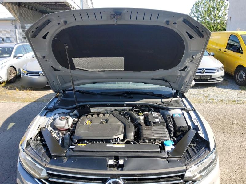 Volkswagen Passat 1.5 TSI ACT Conceptline — zdjęcie 8
