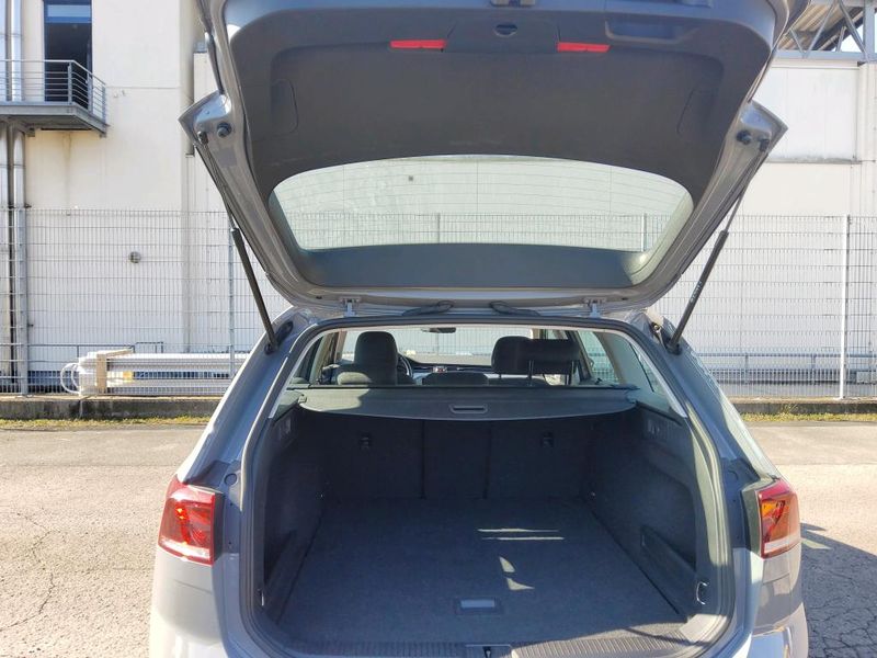 Volkswagen Passat 1.5 TSI ACT Conceptline — zdjęcie 9