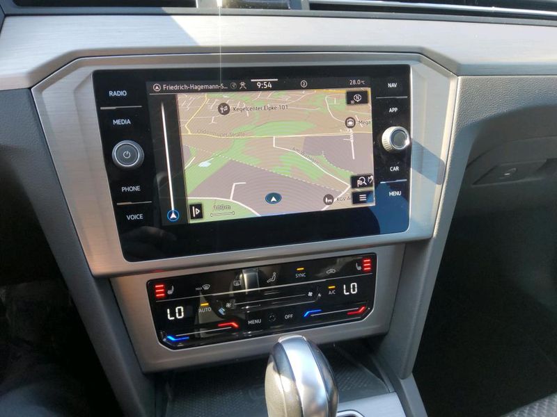 Volkswagen Passat 1.5 TSI ACT Conceptline — zdjęcie 13