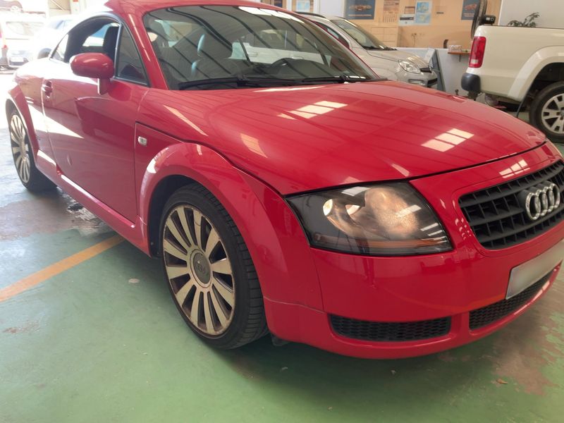 Audi TT 1.8 Turbo Coupe — zdjęcie 8