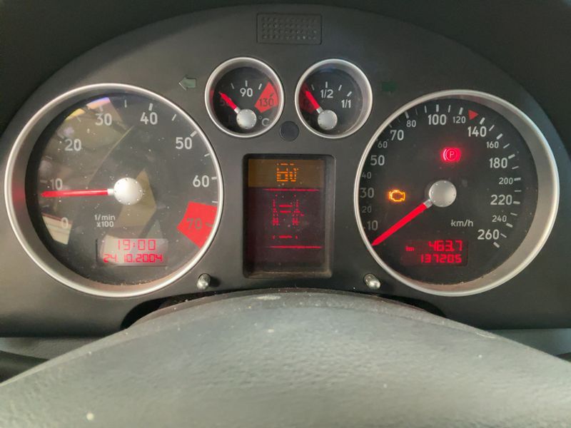 Audi TT 1.8 Turbo Coupe — zdjęcie 13