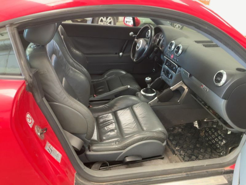 Audi TT 1.8 Turbo Coupe — zdjęcie 11