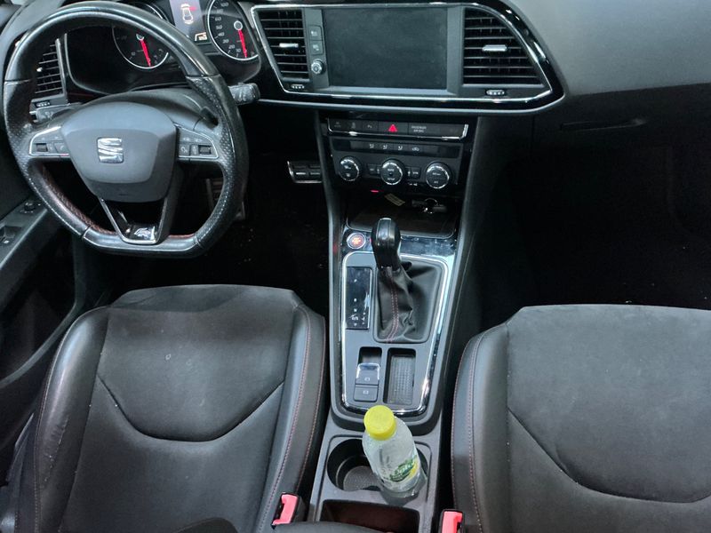Seat Leon 2.0 TDI FR — zdjęcie 12