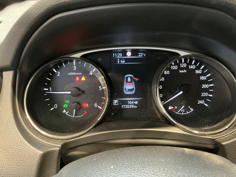 Nissan X-Trail 1.6 dCi 360 — zdjęcie 13