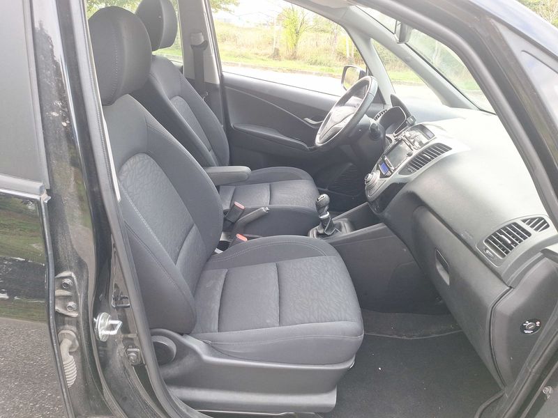 Hyundai ix20 1.6 CRDi Premium — zdjęcie 10