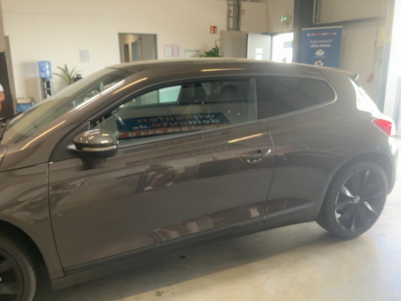 Volkswagen Scirocco 2.0 TSI BlueMotion Tech — zdjęcie 4