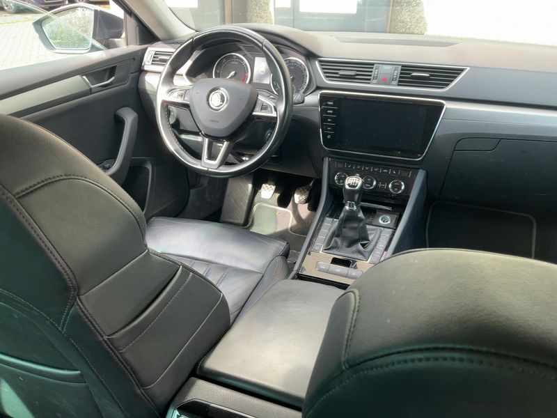 Skoda Superb 1.6 TDI Style — zdjęcie 12