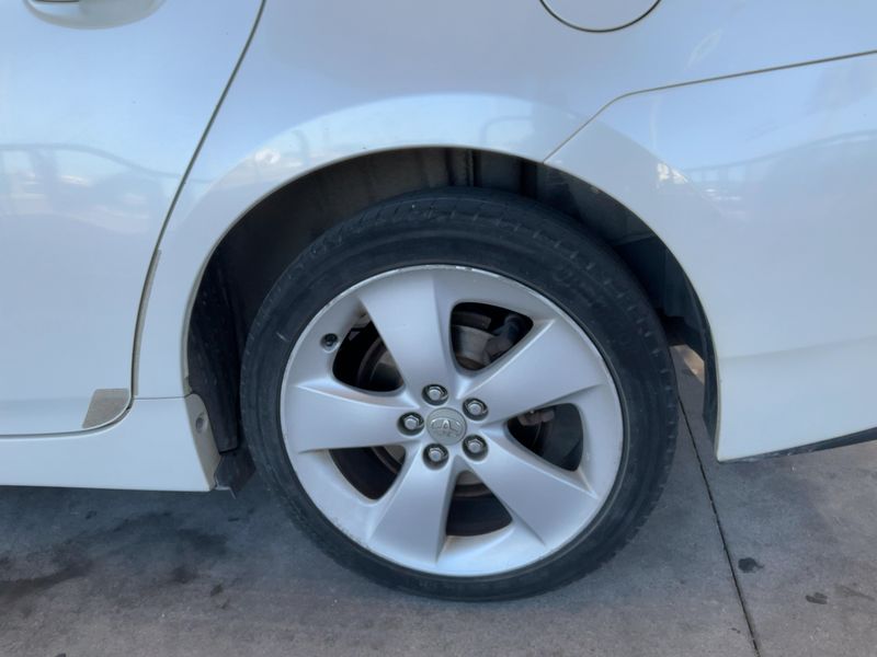 Toyota Prius 1.8 Plug-in Hybrid Advance — zdjęcie 19
