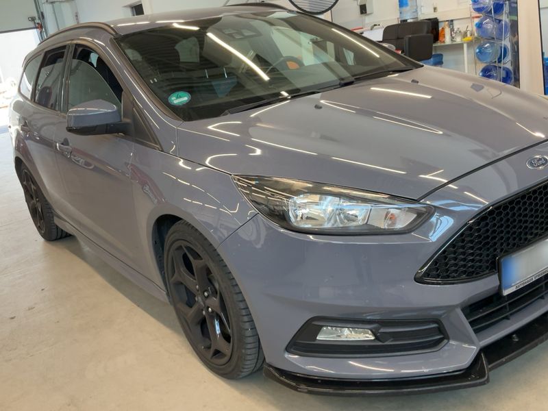 Ford Focus 2.0 EcoBoost ST — zdjęcie 8