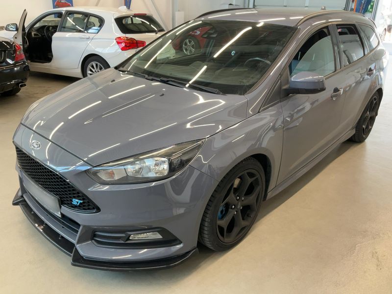 Ford Focus 2.0 EcoBoost ST