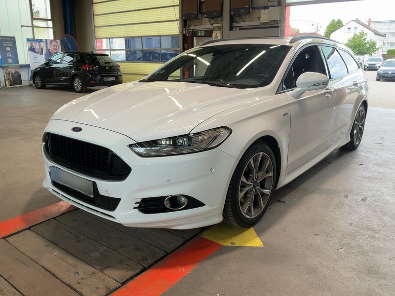 Ford Mondeo 2.0 EcoBoost ST-Line
