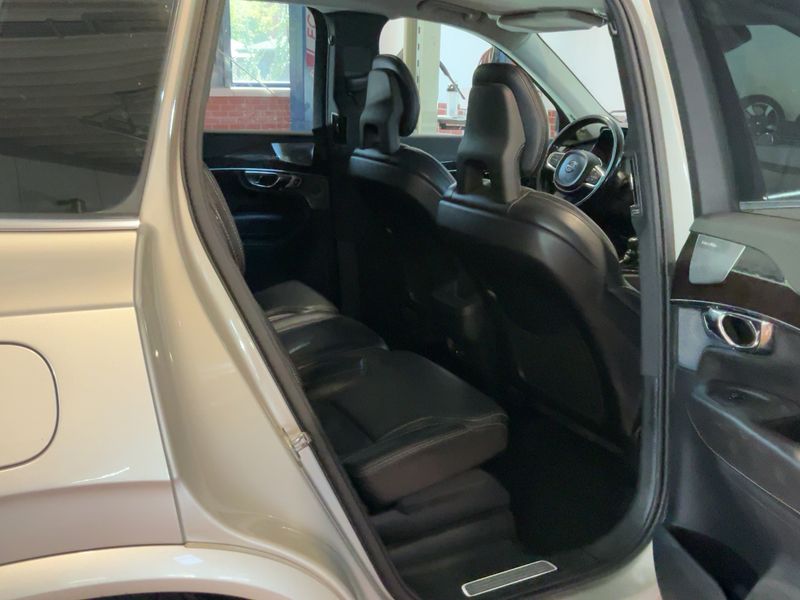 Volvo XC90 2.0 D5 Inscription AWD — zdjęcie 14