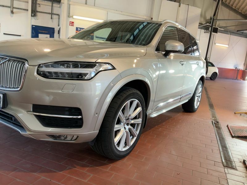 Volvo XC90 2.0 D5 Inscription AWD — zdjęcie 2