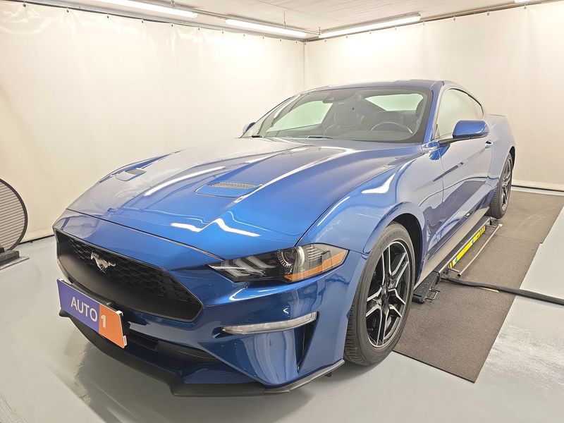 Ford Mustang 2.3 EcoBoost Fastback — zdjęcie 1