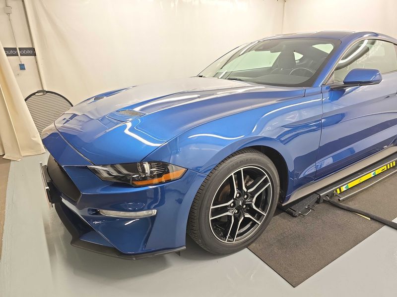 Ford Mustang 2.3 EcoBoost Fastback — zdjęcie 2