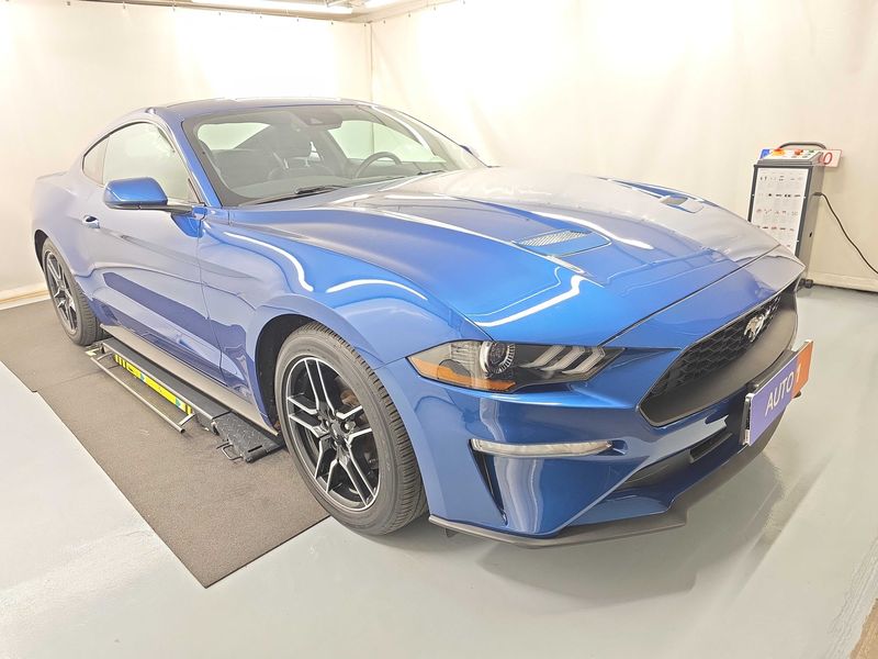 Ford Mustang 2.3 EcoBoost Fastback — zdjęcie 6