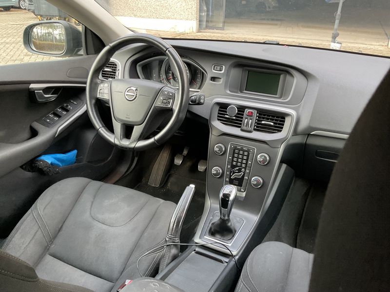 Volvo V40 2.0 D2 Kinetic — zdjęcie 12