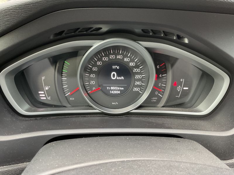 Volvo V40 2.0 D2 Kinetic — zdjęcie 13