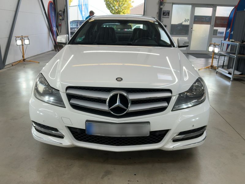 Mercedes-Benz C-Klasse C 220 CDI BlueEfficiency — zdjęcie 9