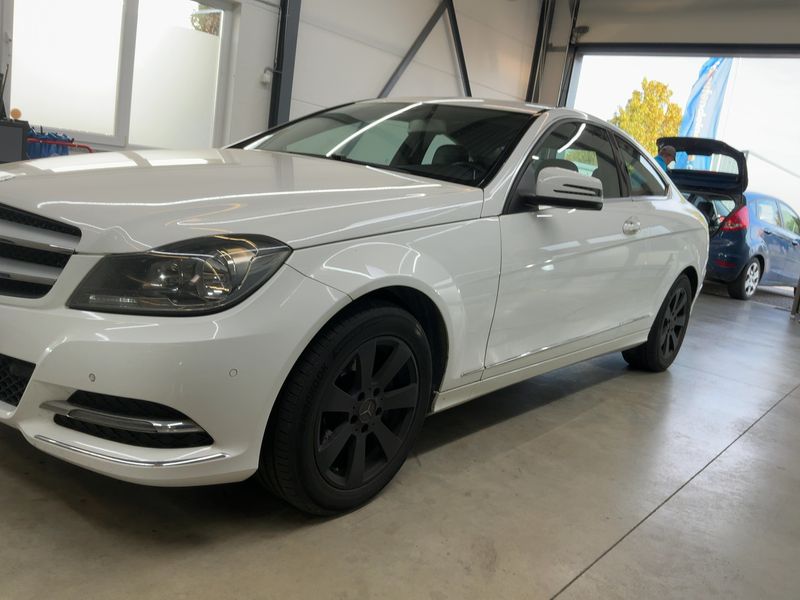 Mercedes-Benz C-Klasse C 220 CDI BlueEfficiency — zdjęcie 2