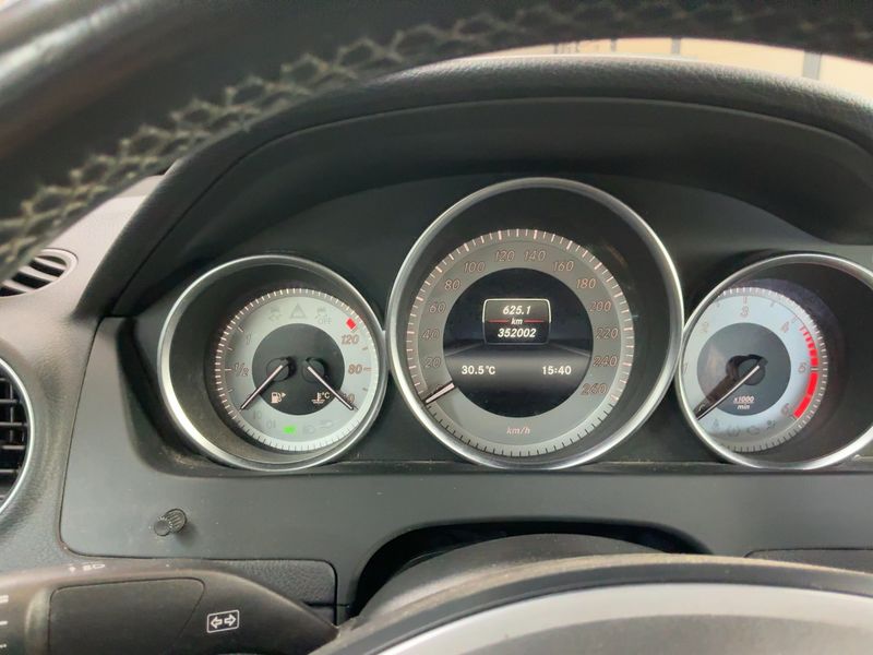 Mercedes-Benz C-Klasse C 220 CDI BlueEfficiency — zdjęcie 13