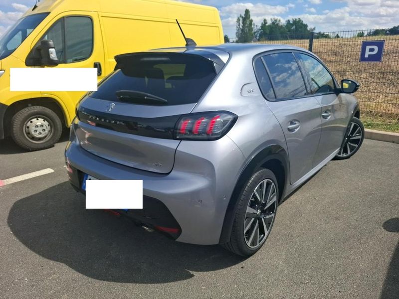 Peugeot 208 1.2 PureTech GT — zdjęcie 5