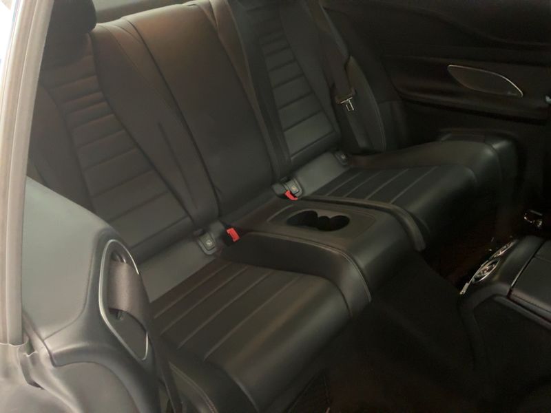 Mercedes-Benz E-Klasse E 400 4Matic AMG Line — zdjęcie 14