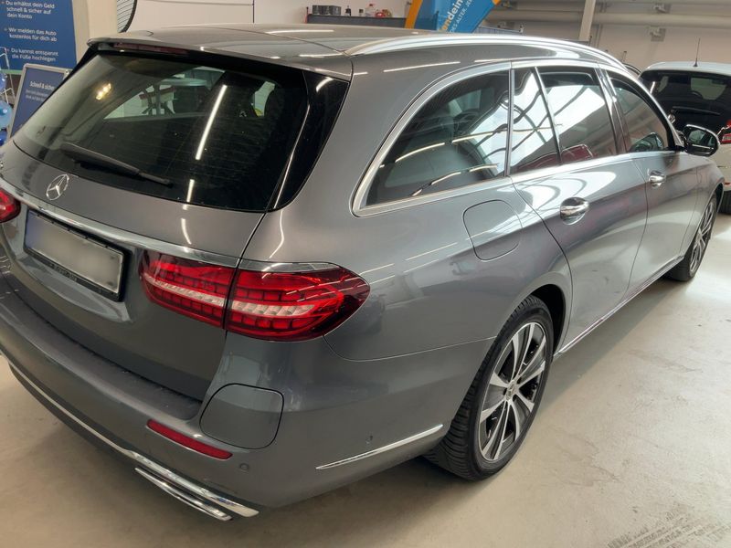 Mercedes-Benz E-Klasse E 300 de T Exclusive — zdjęcie 6