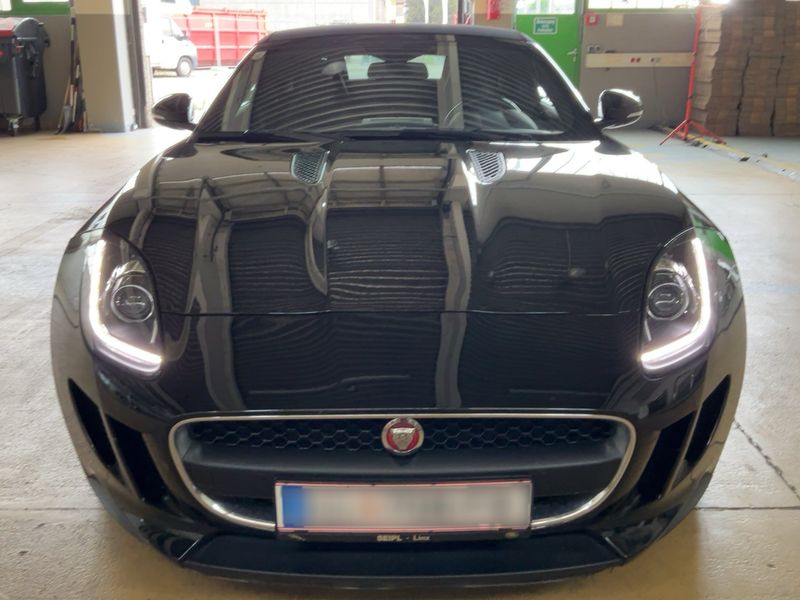 Jaguar F-TYPE 3.0 V6 — zdjęcie 9