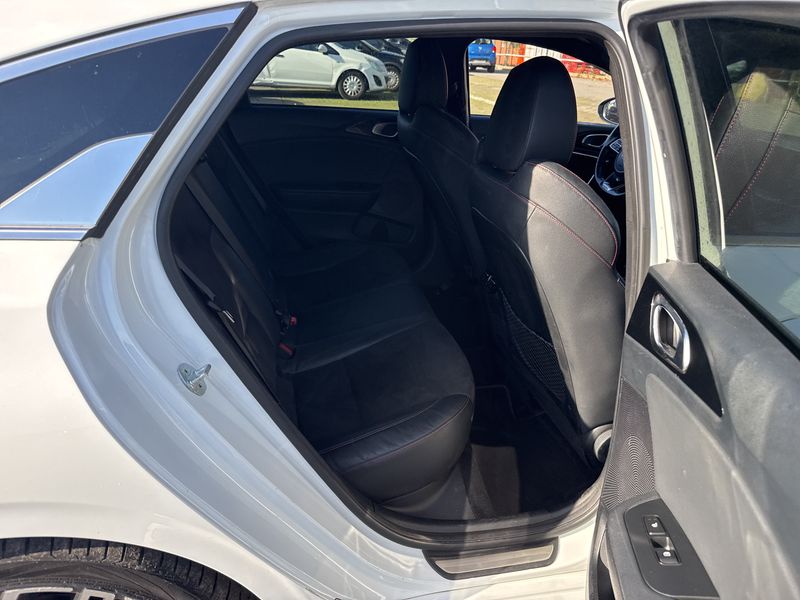 Kia pro_cee'd 1.6 TGDI GT — zdjęcie 14