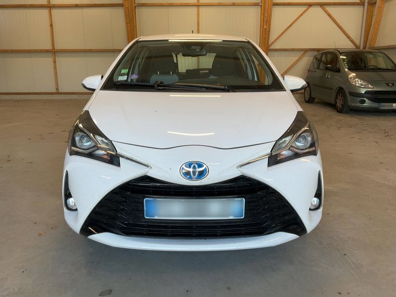 Toyota Yaris 1.5 Hybrid Dynamic — zdjęcie 9