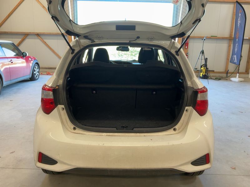 Toyota Yaris 1.5 Hybrid Dynamic — zdjęcie 10