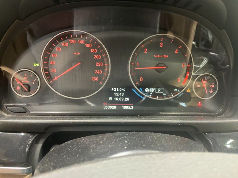 BMW 5er 525d xDrive — zdjęcie 13