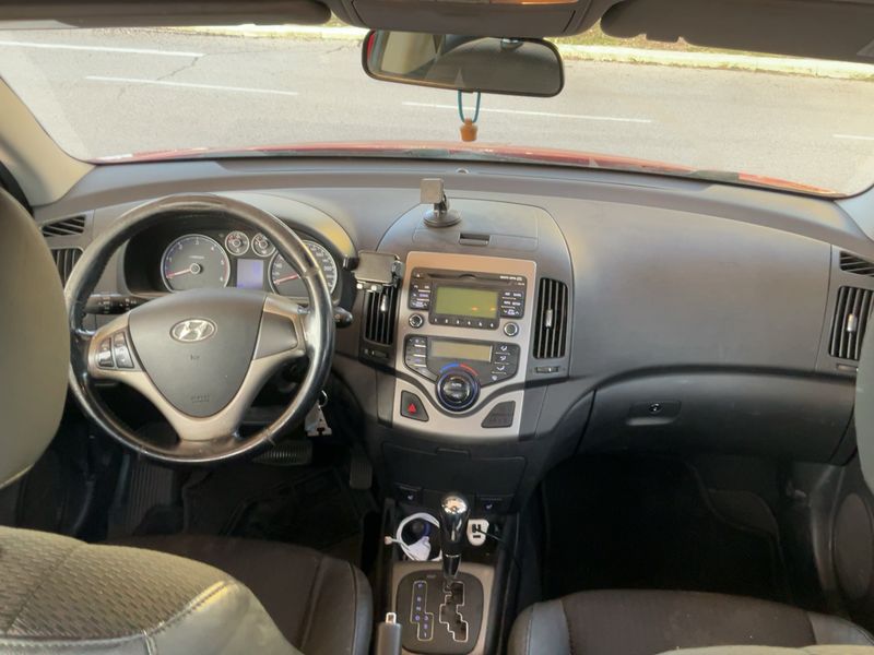 Hyundai i30 1.6 CRDi Active — zdjęcie 12