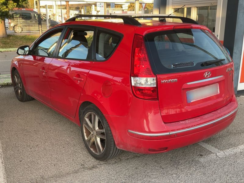 Hyundai i30 1.6 CRDi Active — zdjęcie 3