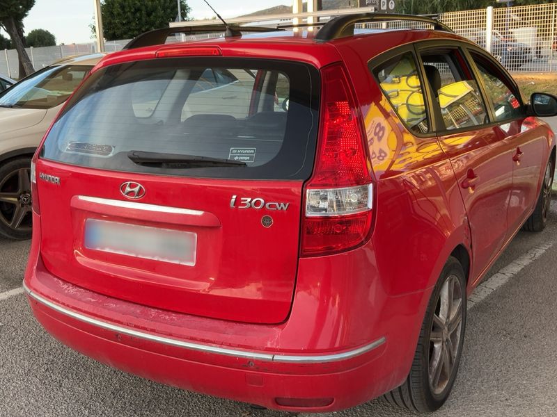 Hyundai i30 1.6 CRDi Active — zdjęcie 6