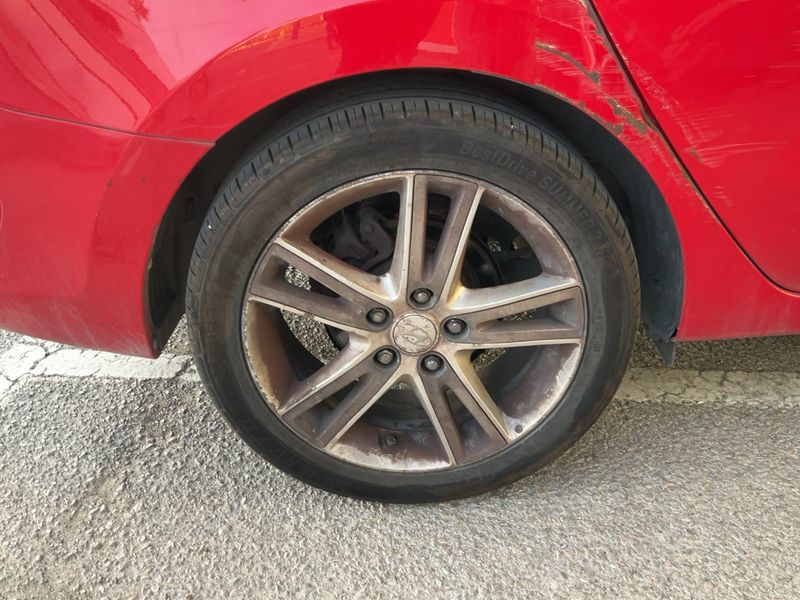 Hyundai i30 1.6 CRDi Active — zdjęcie 21