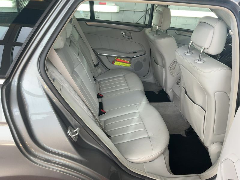 Mercedes-Benz E-Klasse E 300 CGI T BlueEfficiency 4Matic Avantgarde — zdjęcie 14