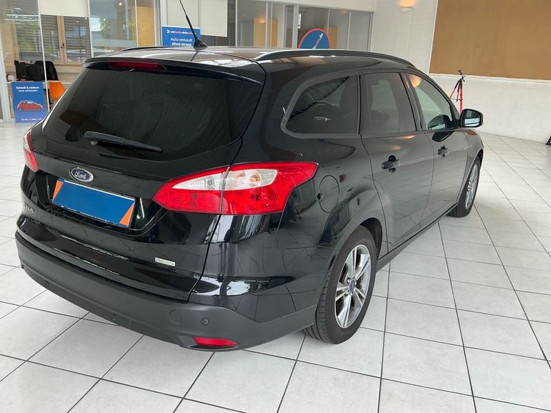 Ford Focus 1.0 EcoBoost SYNC Edition — zdjęcie 2